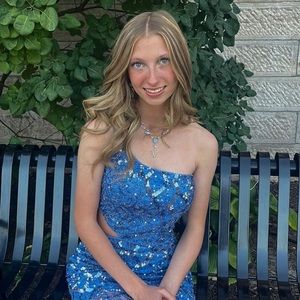 Meet your Posher, Abigail